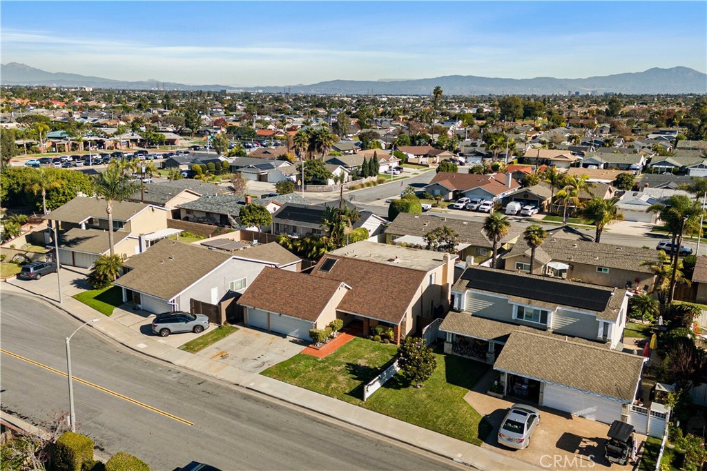 MLS #OC25272993 image #20