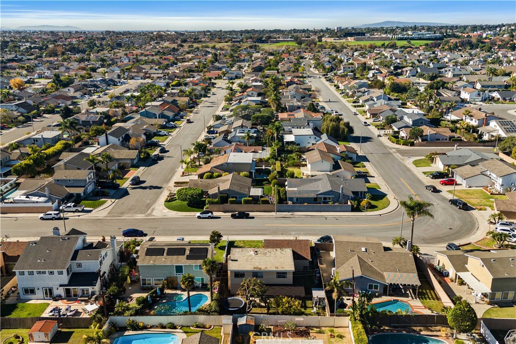 MLS #OC25272993 image #22