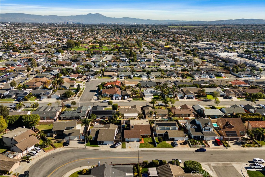 MLS #OC25272993 image #24