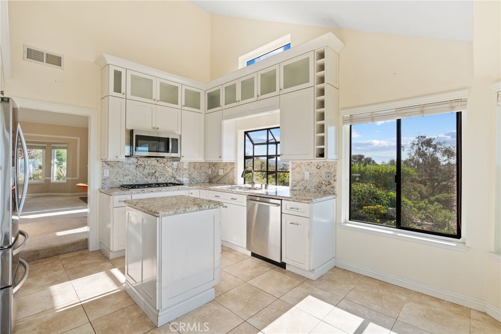 MLS #OC25273063 image #16