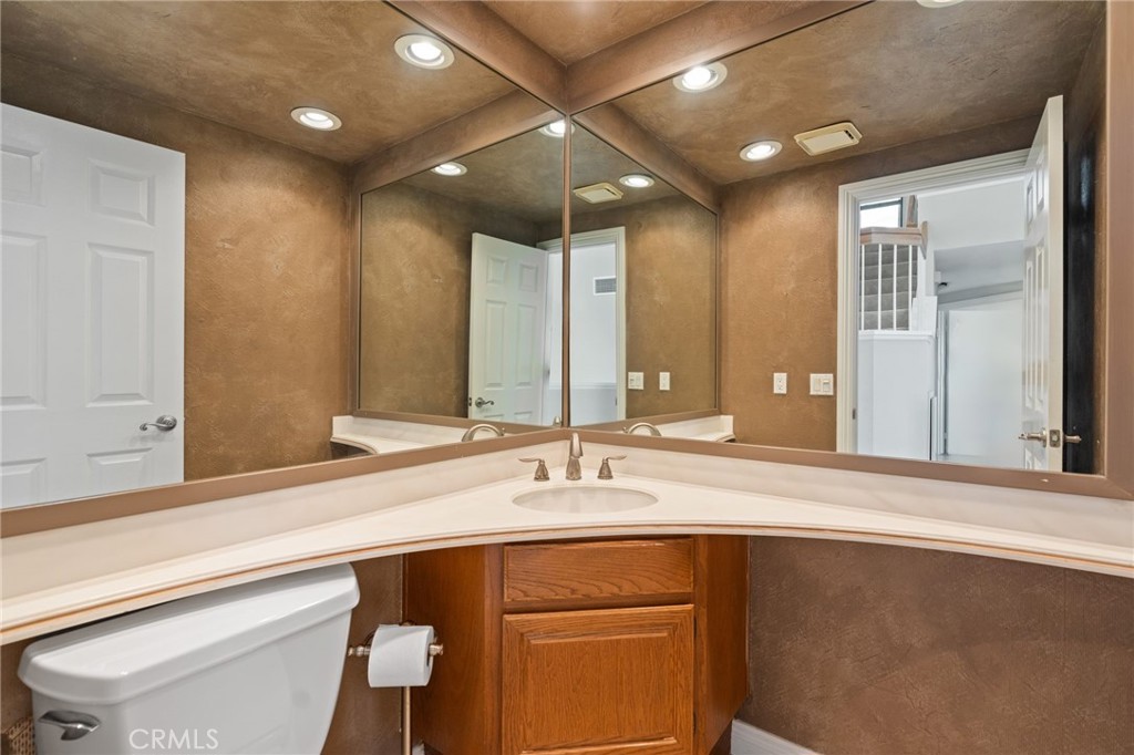 MLS #OC25273063 image #19