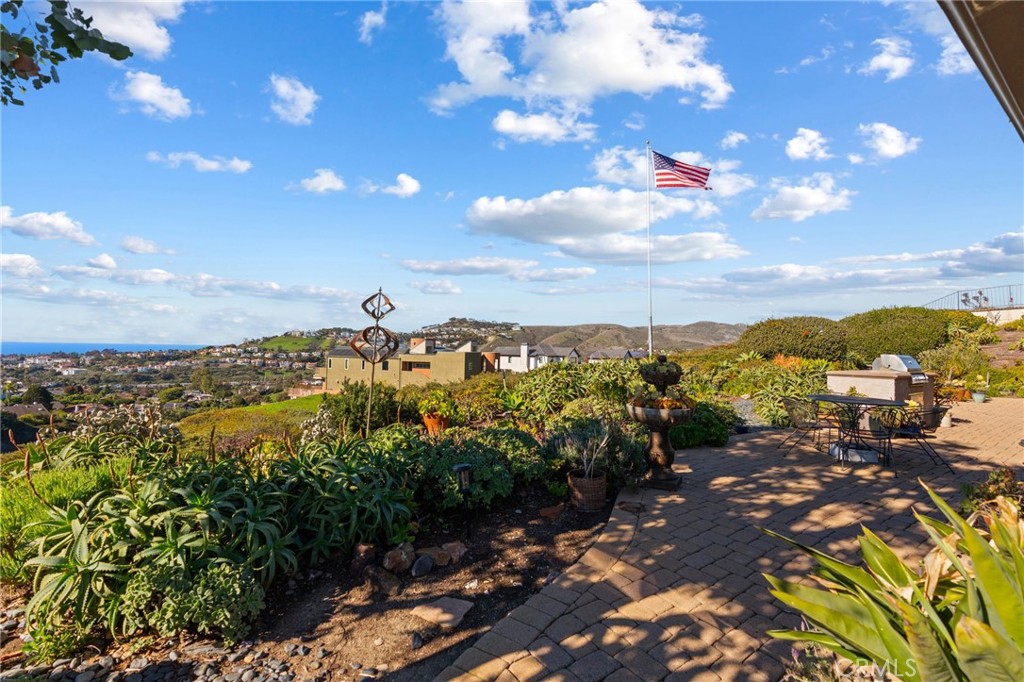 MLS #OC25273063 image #33