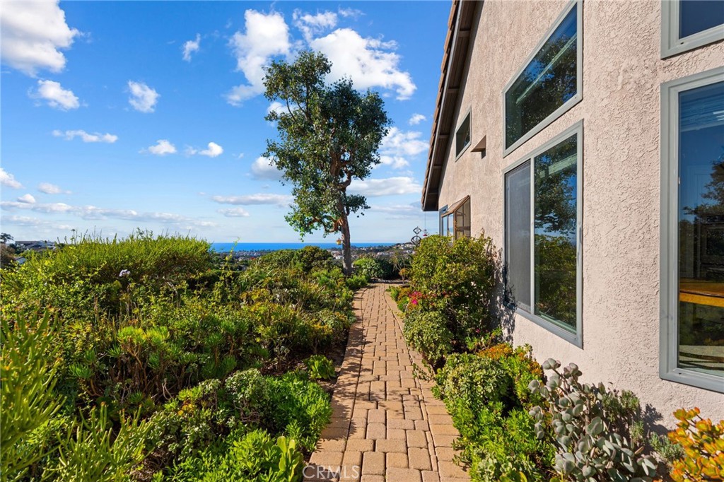 MLS #OC25273063 image #35