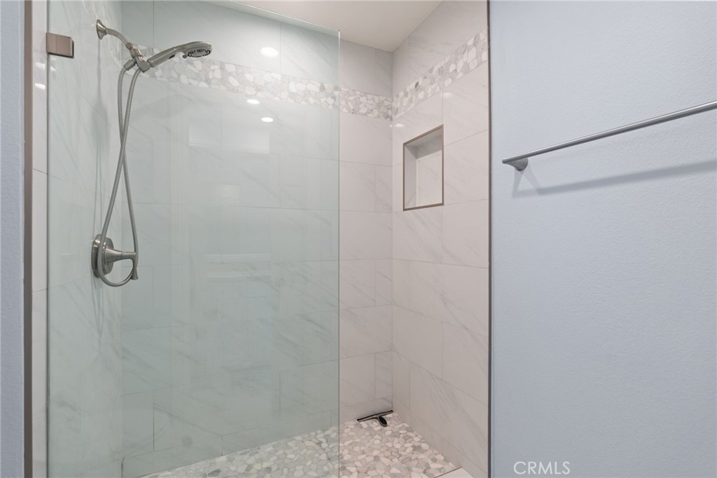 MLS #OC25273063 image #44