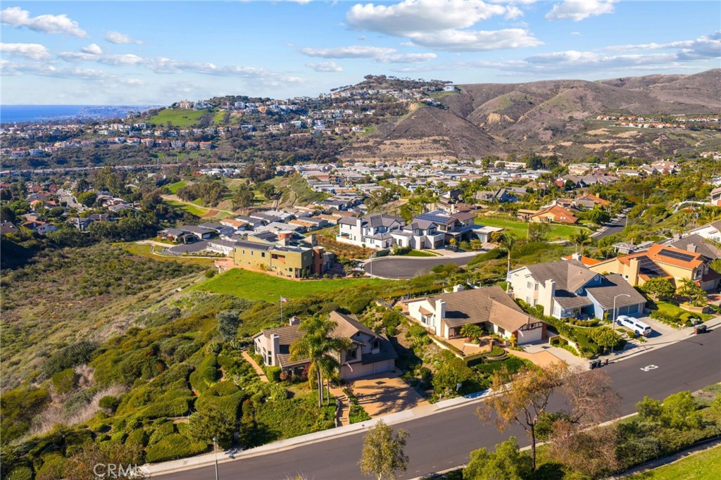 MLS #OC25273063 image #51