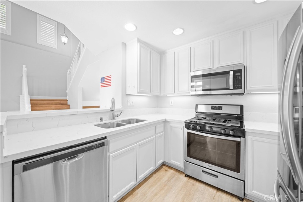 MLS #OC25273065 image #4