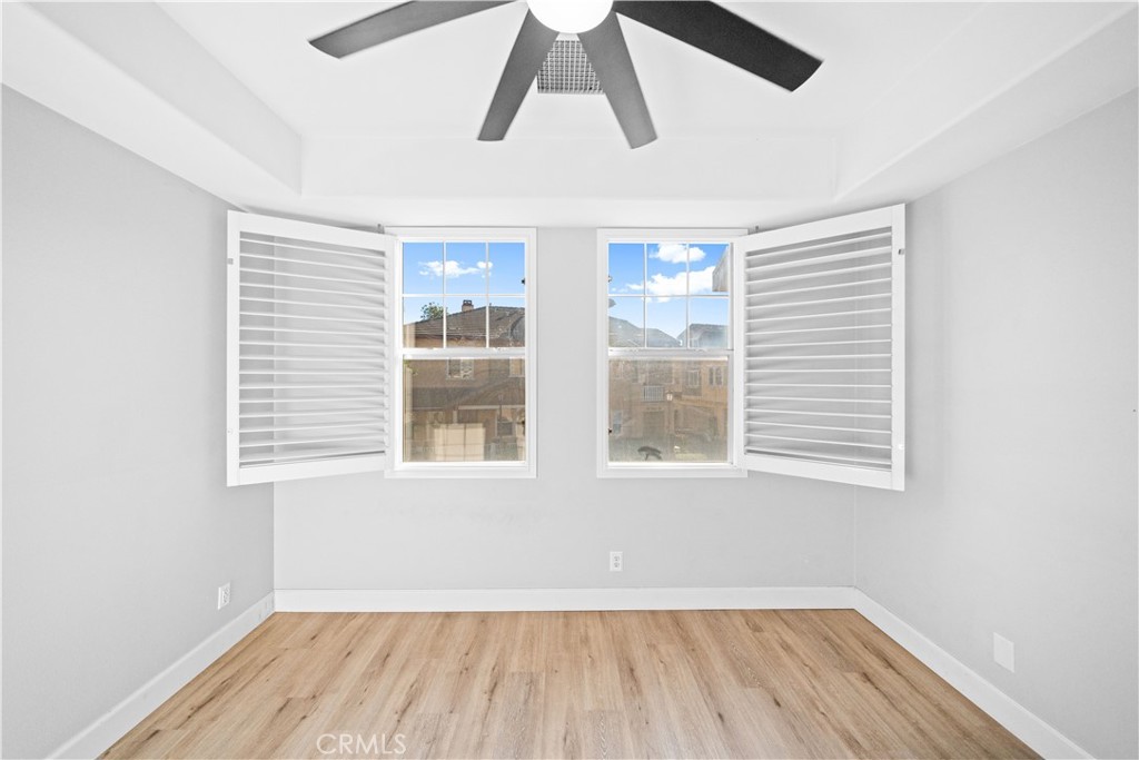 MLS #OC25273065 image #9