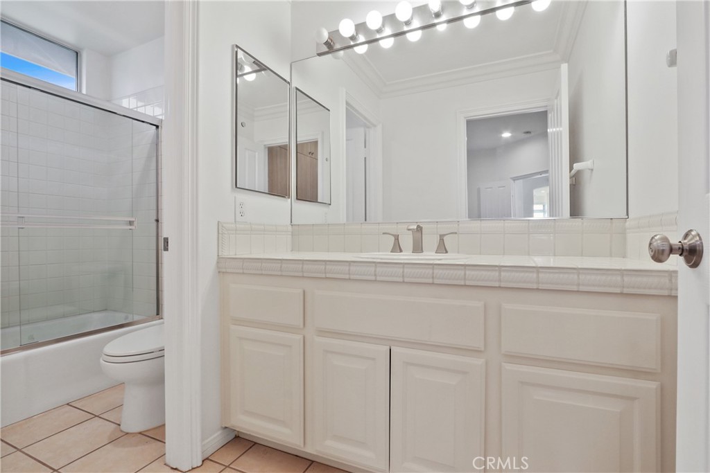 MLS #OC25273080 image #12