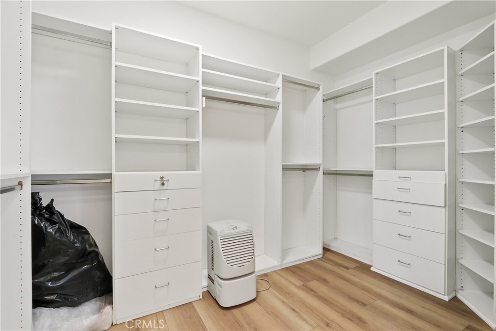 MLS #OC25273080 image #18