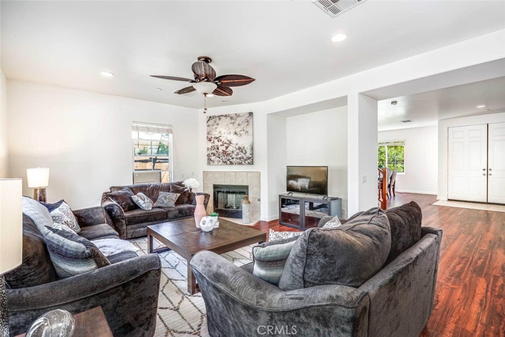 MLS #OC25273087 image #10