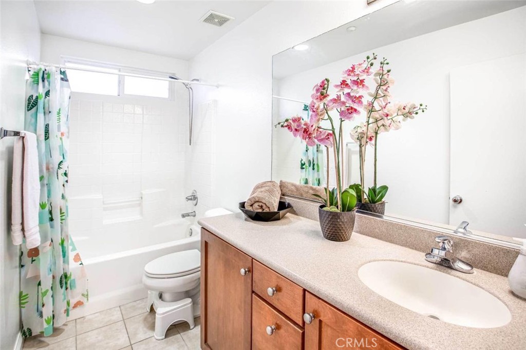 MLS #OC25273087 image #16