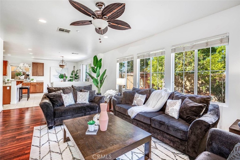 MLS #OC25273087 image #8