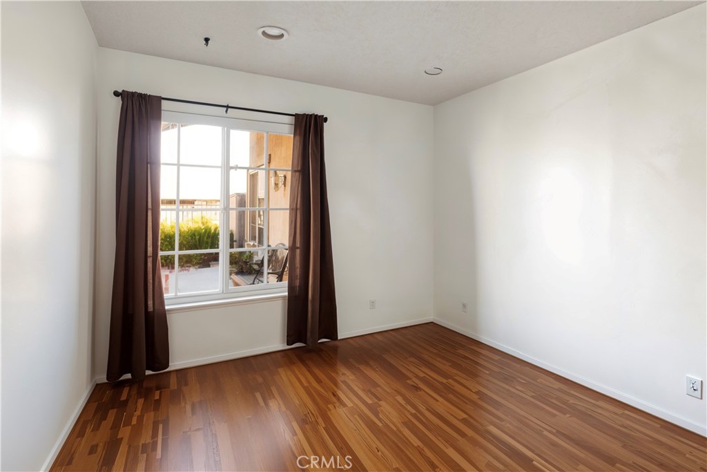 MLS #OC25273088 image #17