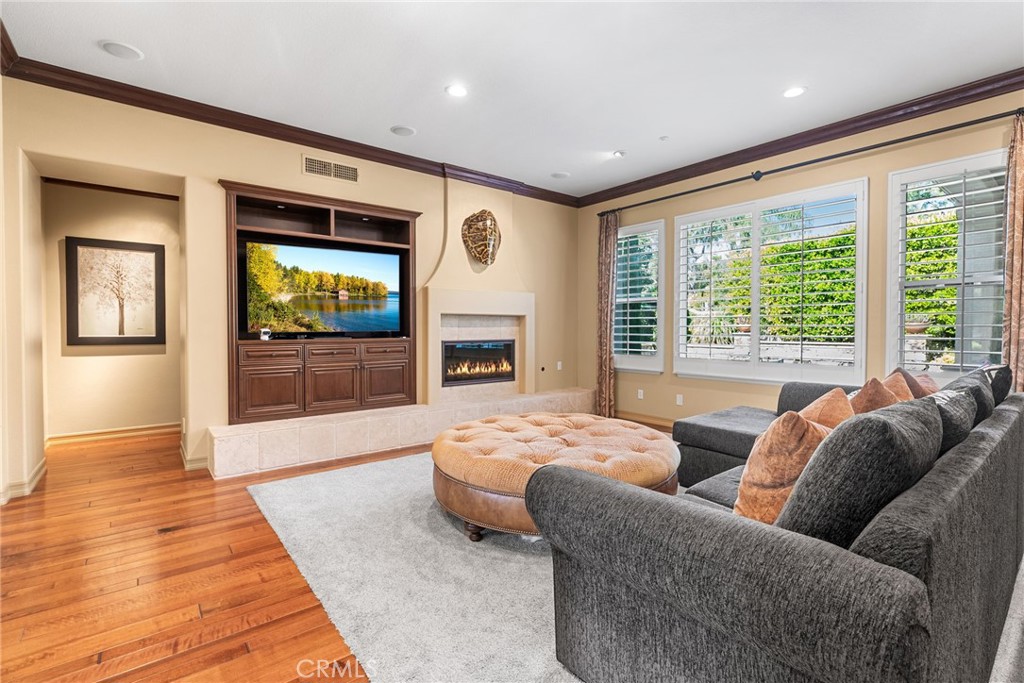 MLS #OC25273248 image #14