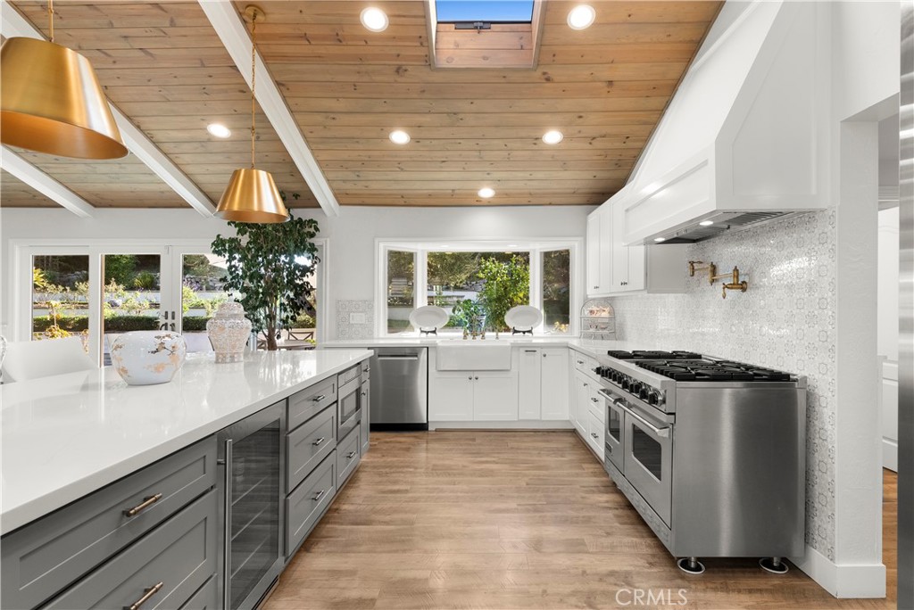 MLS #OC25273282 image #13