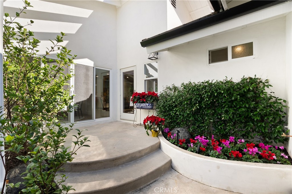 MLS #OC25273282 image #17