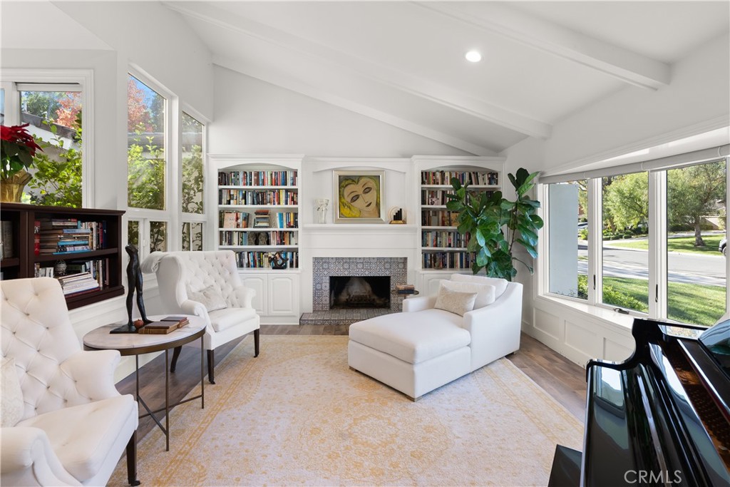 MLS #OC25273282 image #3