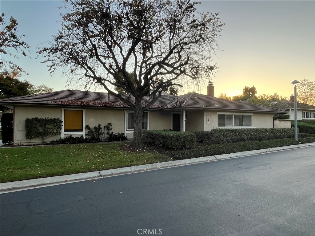 MLS #OC25273287 image #1