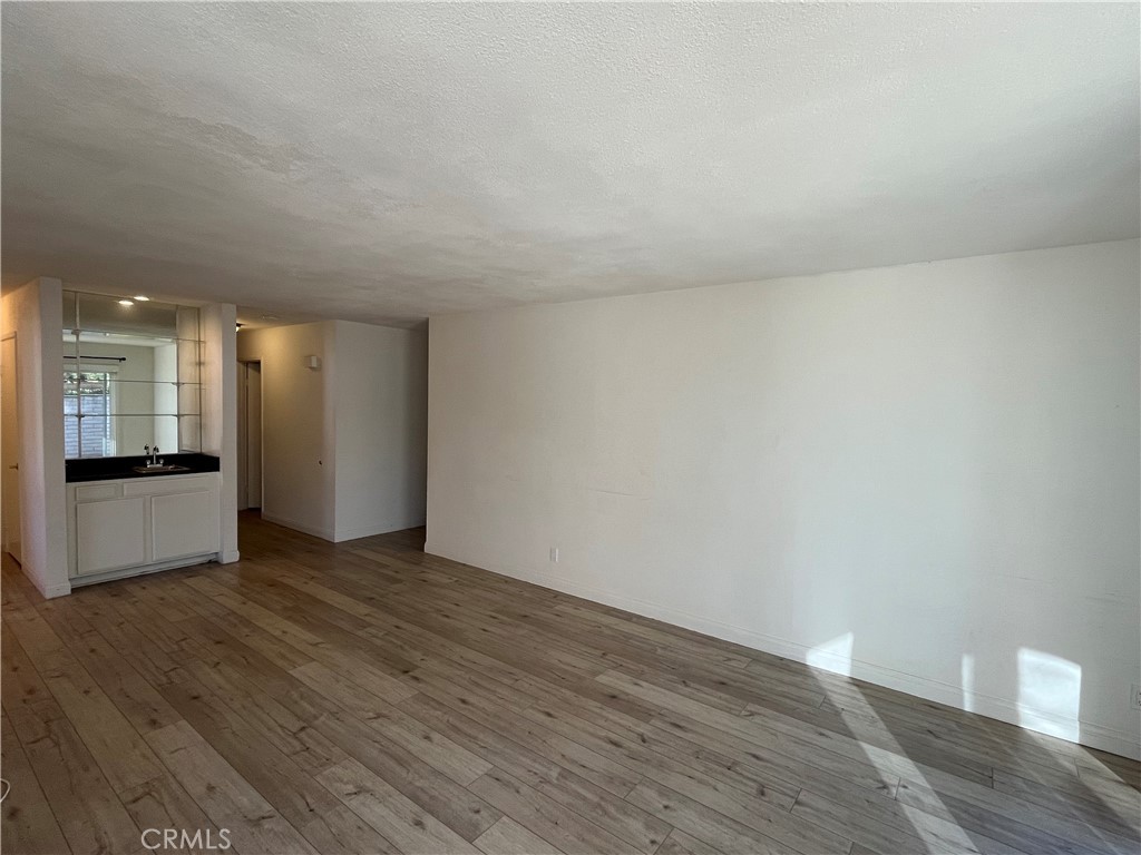 MLS #OC25273287 image #11