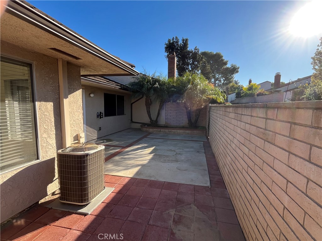 MLS #OC25273287 image #14