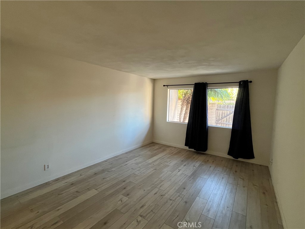 MLS #OC25273287 image #15