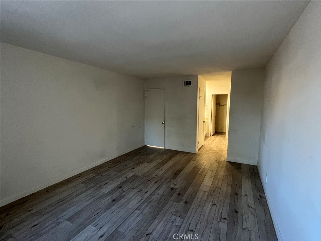 MLS #OC25273287 image #17