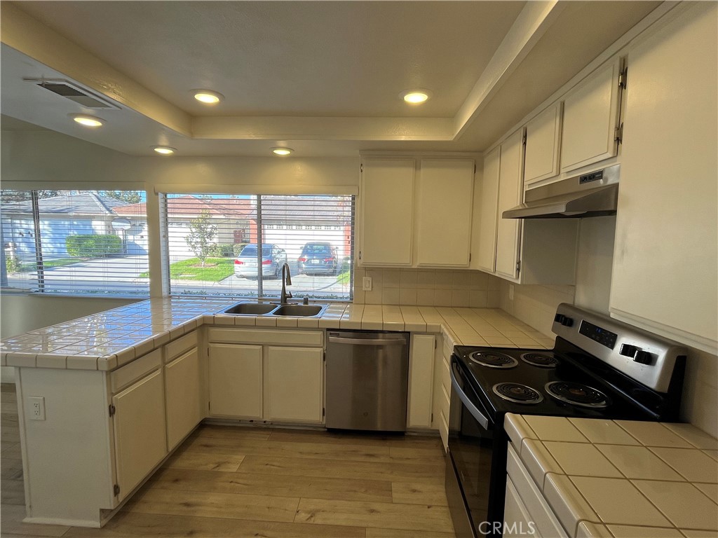 MLS #OC25273287 image #4