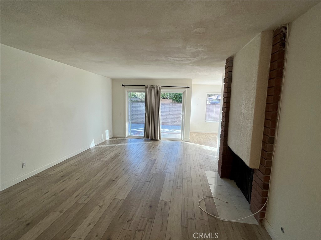 MLS #OC25273287 image #9