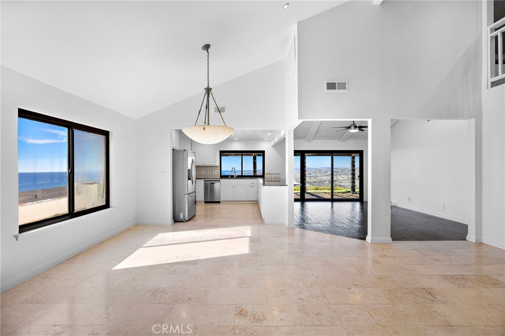 MLS #OC25273319 image #5