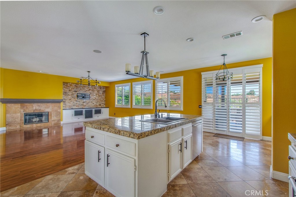 MLS #OC25273330 image #14