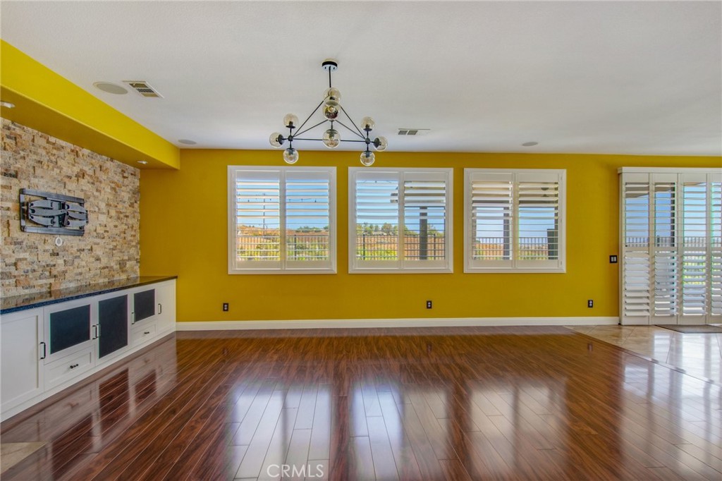 MLS #OC25273330 image #6