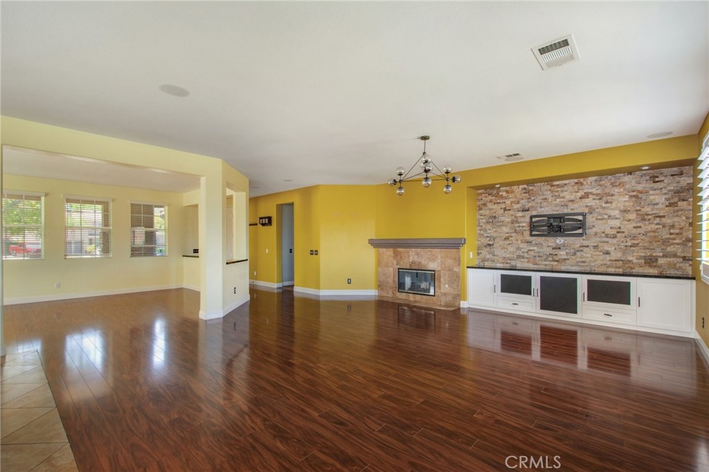 MLS #OC25273330 image #7