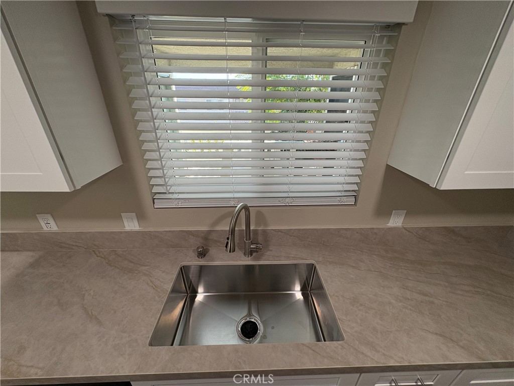 MLS #OC25273347 image #9