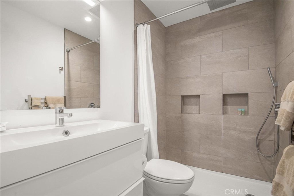 MLS #OC25273367 image #15