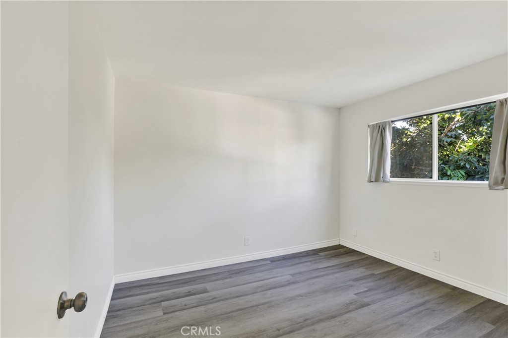 MLS #OC25273384 image #13