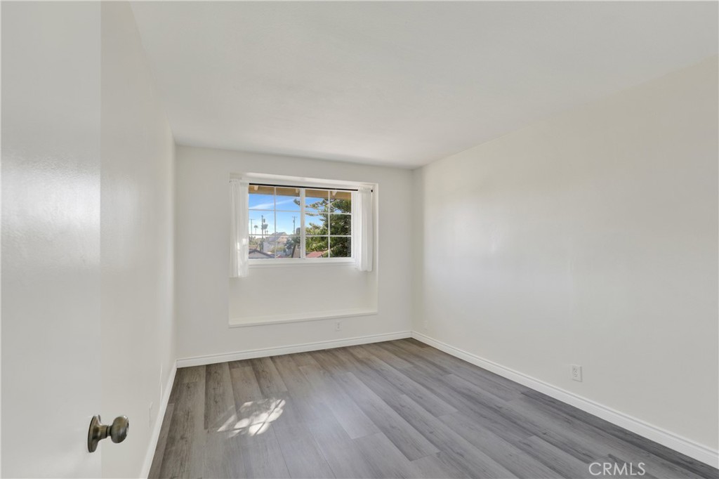 MLS #OC25273384 image #15