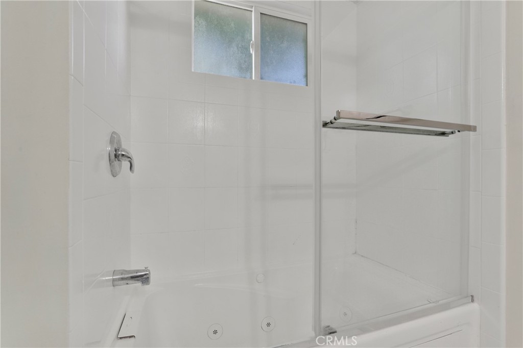 MLS #OC25273384 image #17