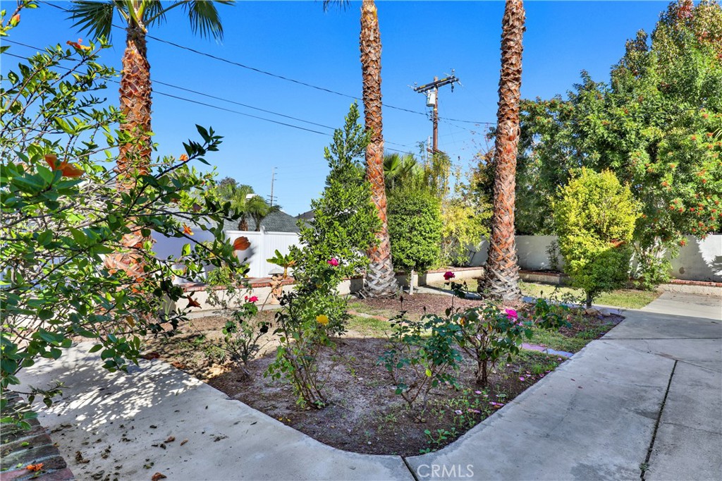 MLS #OC25273384 image #22