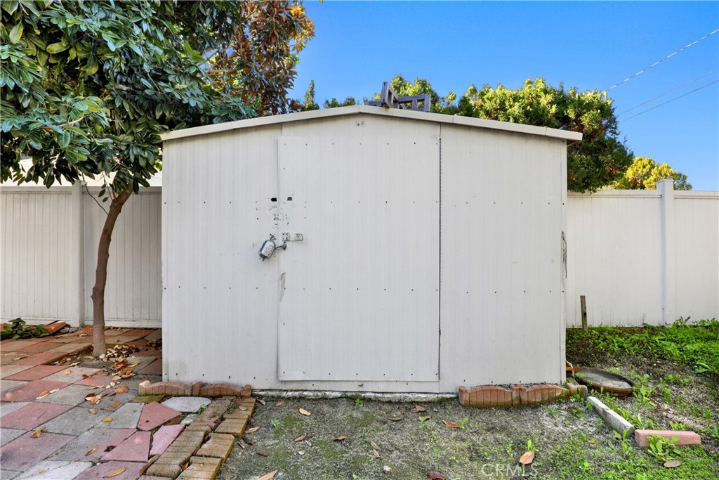 MLS #OC25273384 image #23