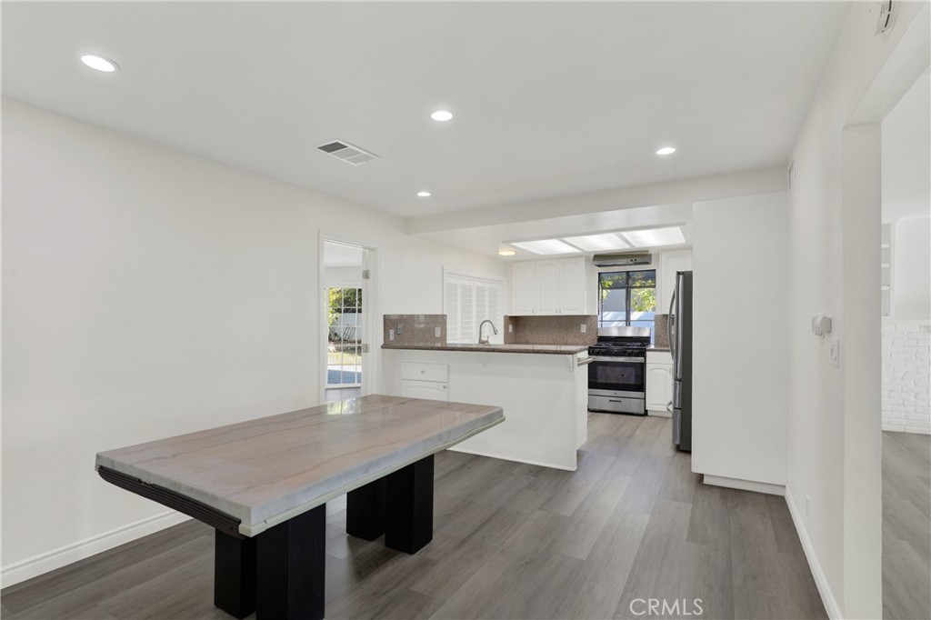 MLS #OC25273384 image #6