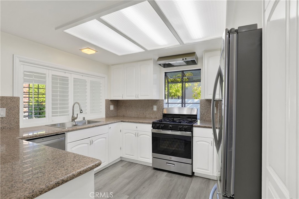 MLS #OC25273384 image #7