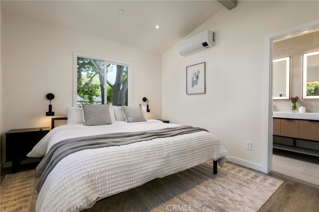 MLS #OC25273391 image #11