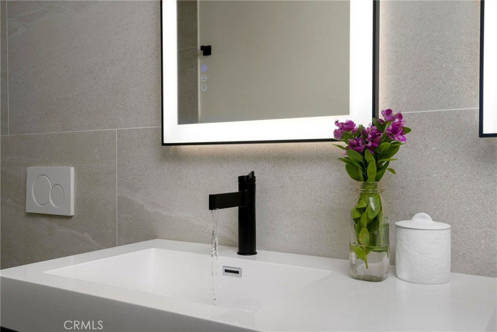 MLS #OC25273391 image #16