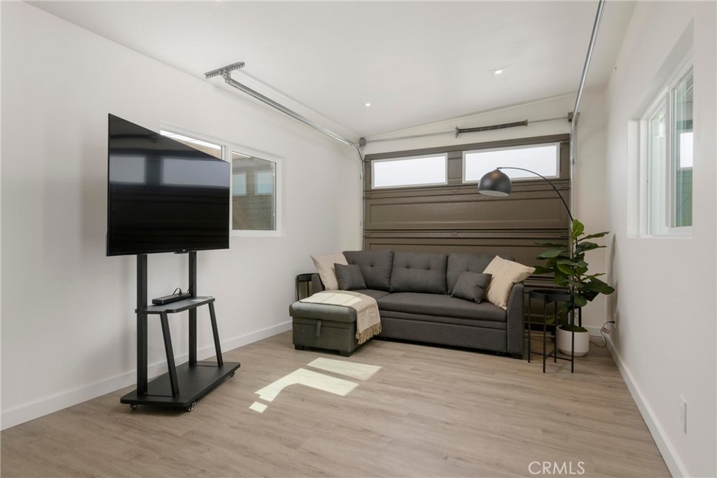 MLS #OC25273391 image #20