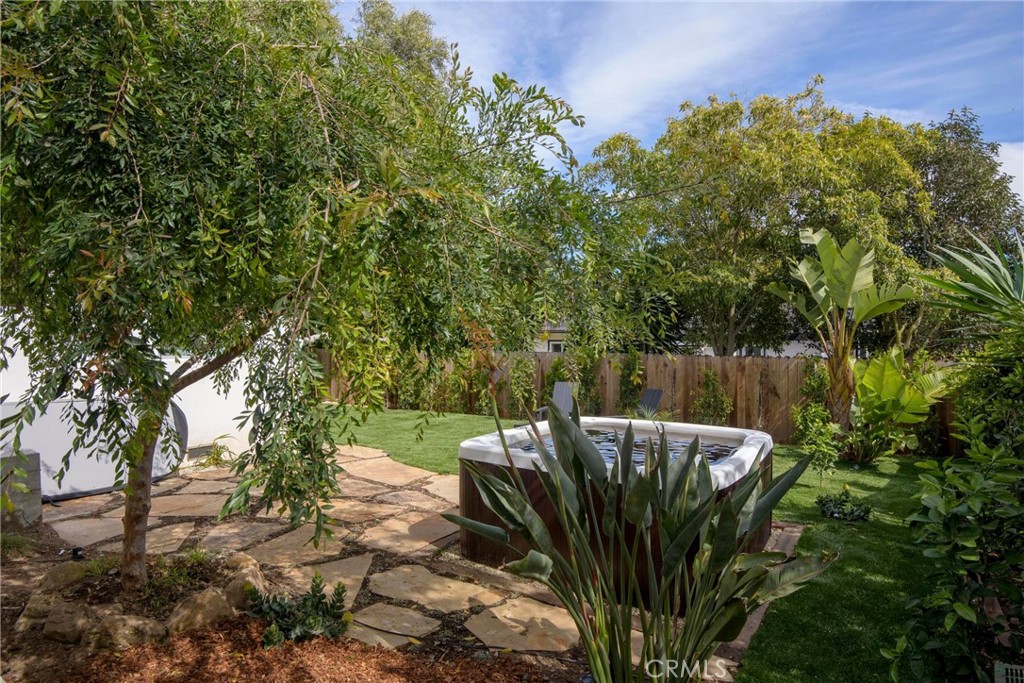 MLS #OC25273391 image #30