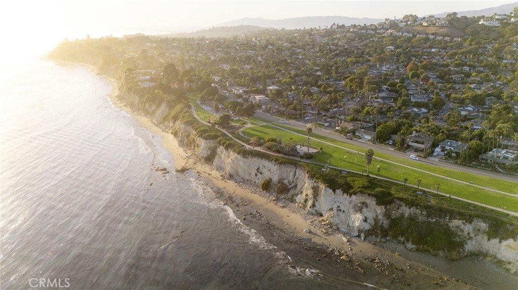 MLS #OC25273391 image #40