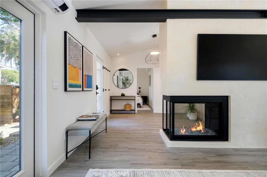 MLS #OC25273391 image #9