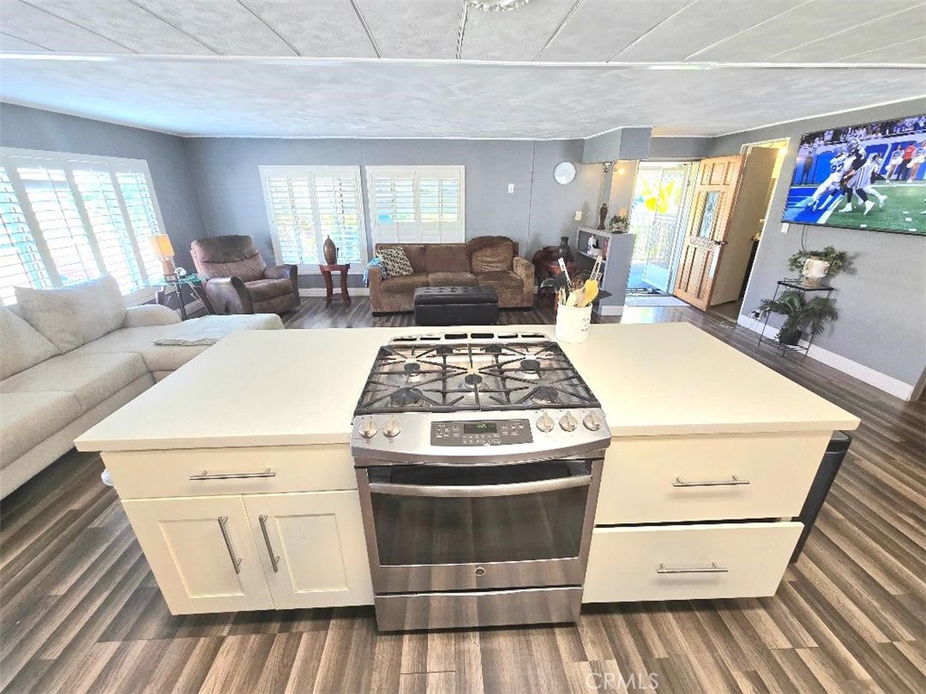 MLS #OC25273407 image #11