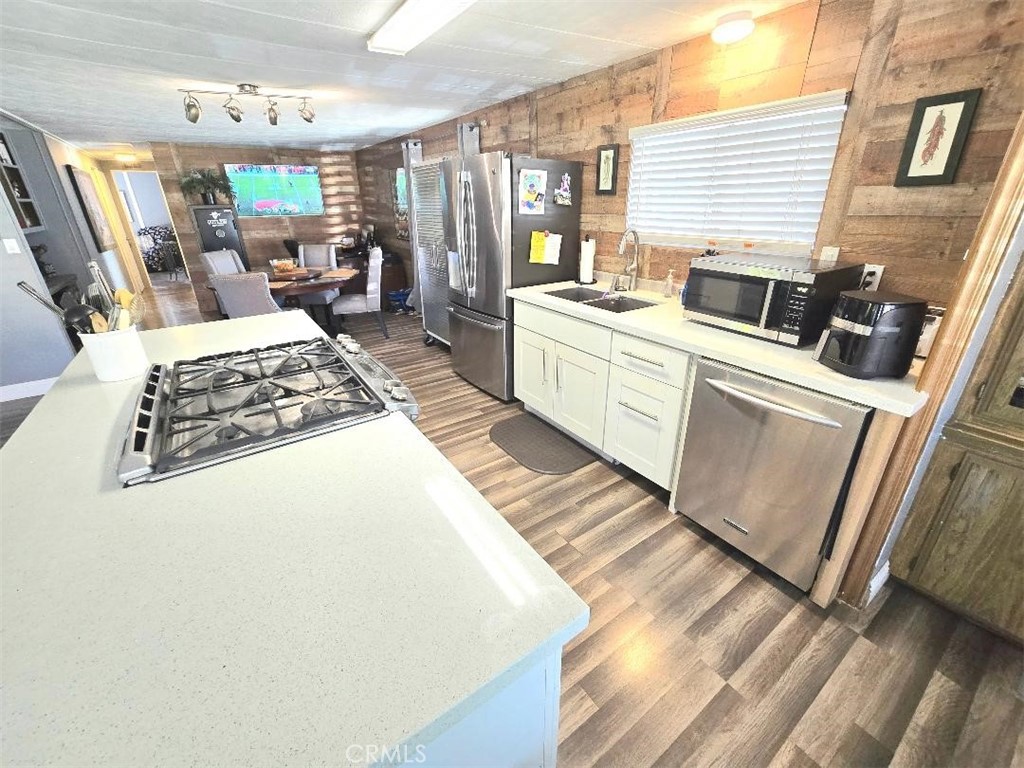 MLS #OC25273407 image #12