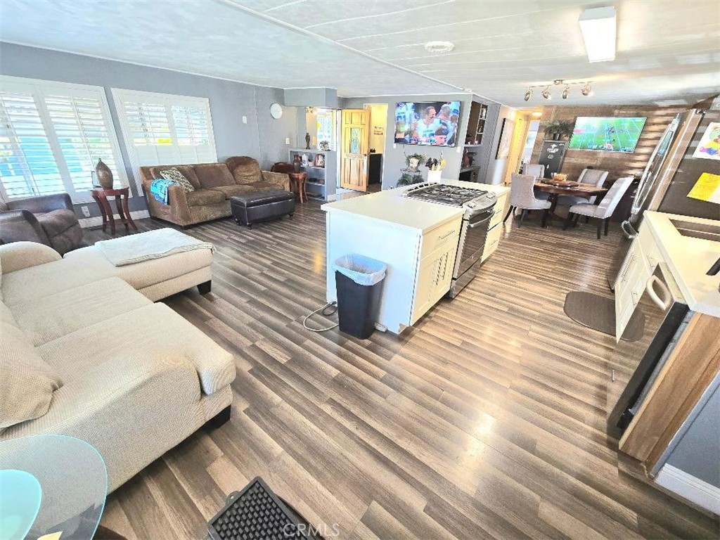 MLS #OC25273407 image #13